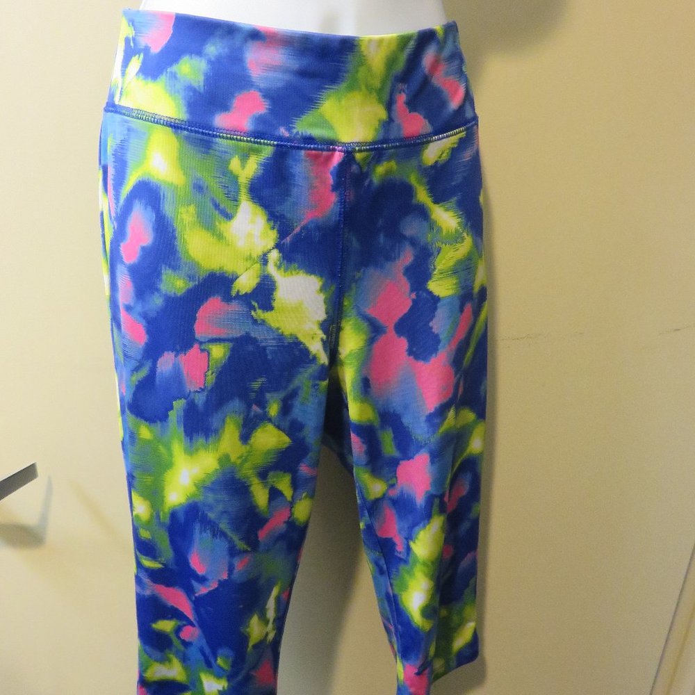 CITY STREETS BRAND, LARGE CAPRI WORKOUT LEGGINGS
